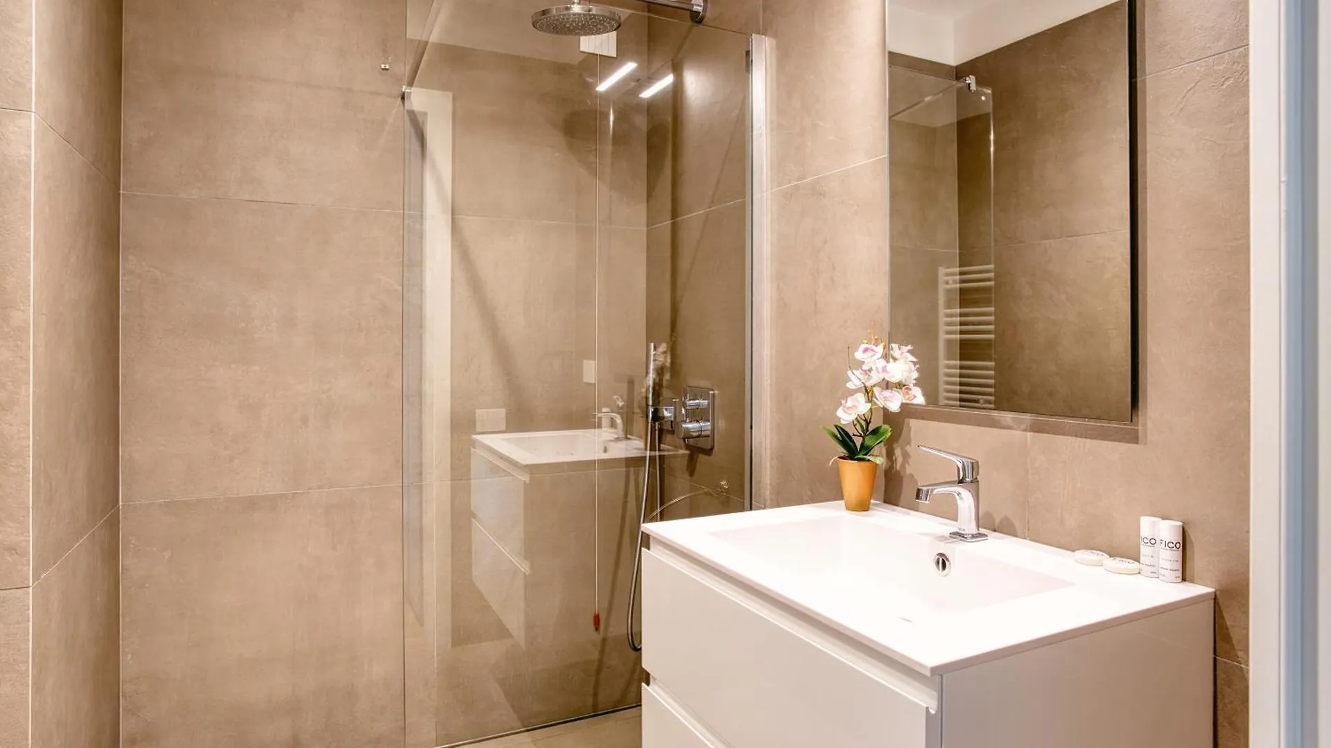 Apartment Joivy Chic Studio Close To Central Tower Milan